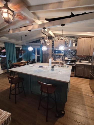 Jalayne's cottage on the Cove in Лейк-Даллас