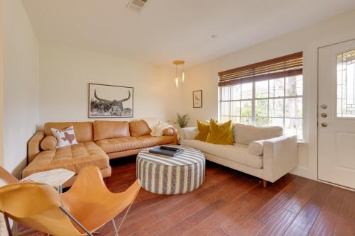 6 Mi to Dtwn Austin: Home w/ Screened Porch & Yard in Glenbrook