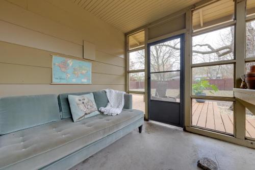 6 Mi to Dtwn Austin: Home w/ Screened Porch & Yard in Glenbrook