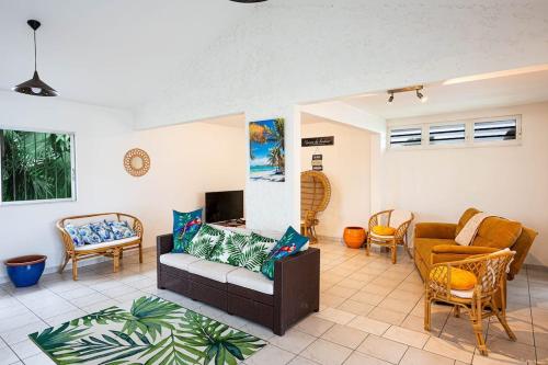 Villa au cœur des îles, piscine et vue marina du Gosier - Location, gîte - Le Gosier