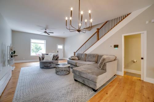 Well-Appointed Pittsburgh Home 1 Mi to Dtwn! in Pittsburgh, USA