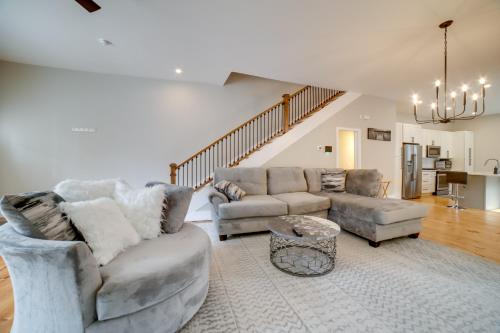 Well-Appointed Pittsburgh Home 1 Mi to Dtwn! in Pittsburgh, USA