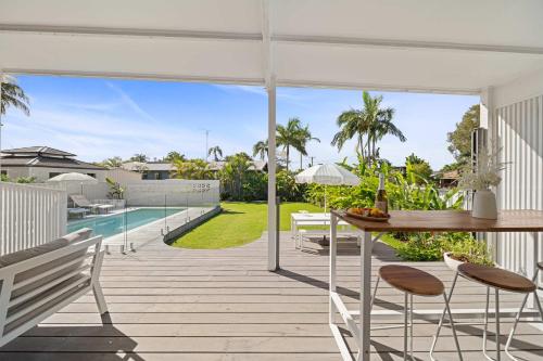Palm Cove Retreat - Walk to beach & CBD – khách sạn tại Maroochydore