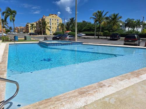 Beach and pool access apartment in Loiza