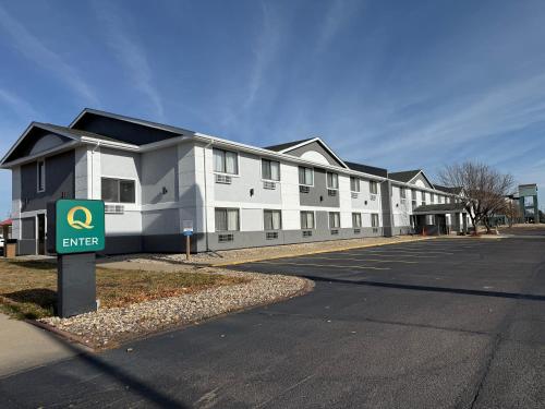 Quality Inn & Suites Sioux Falls South - image 7