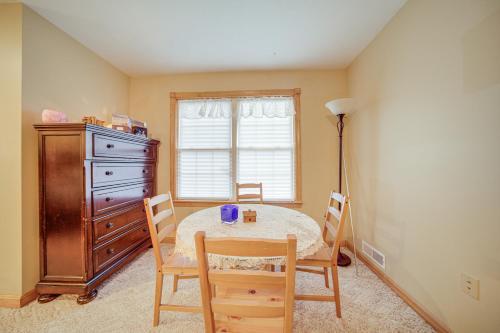 Family & Pet Friendly! 7-Acre Escape in Jefferson in Austinburg (OH)