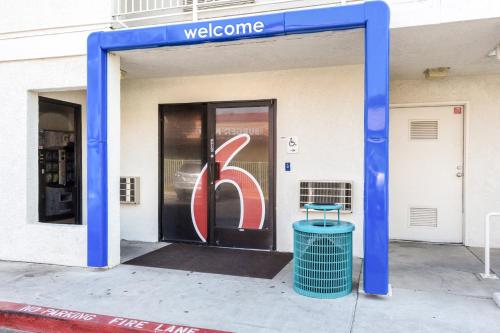 Motel 6-Bakersfield, CA - East