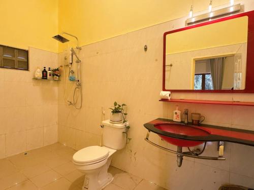 Serene City Hideaway in Phnom Penhs Heart - image 4