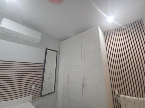 Habitación privada Madrid con baño compartido en Madrid (Habitacion privada Madrid con bano compartido en Madrid) in La Latina