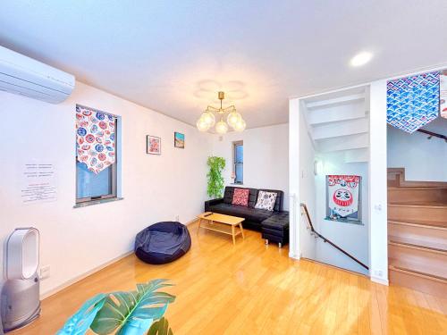 Ikebukuro area, three layer house, double subway,5 min walk to stn, 双地铁车站步行5分 直达新宿 涩谷 银座 池袋 皇居 可免费停车 最大10人