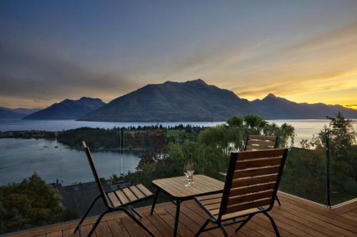 Lofty Heights Spectacular views - image 12
