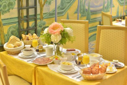 Restaurant, Hotel Renoir Montparnasse in 14th - Tour Montparnasse