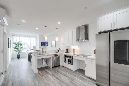 Park Blvd Paradise 303 - King Bed with a Private Spa in San Diego, USA