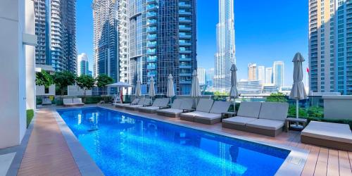 Luxury Apartments with Balcony & Views Near Dubai Mall