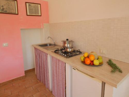 virtuve, Mansion in Apecchio with Pool in Apecchio