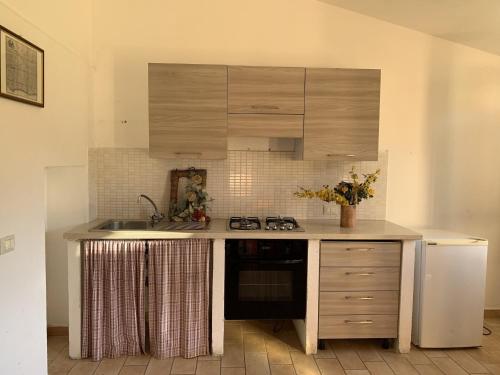 virtuve, Mansion in Apecchio with Pool in Apecchio