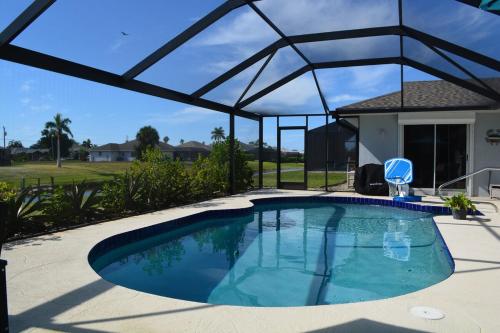 Canal-Front Oasis and Heated Pool - Close to Golf & Beaches