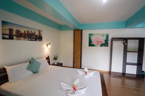 room detail thumbnail 2