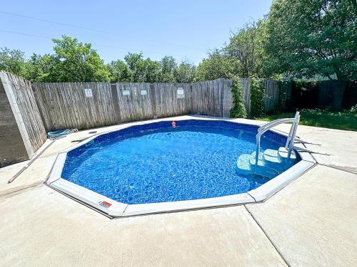 Executive Retreat Studio by Vacation Your Way in Fort Worth, USA