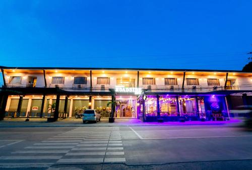 Estancia Roadside Inn by RedDoorz - 숙소 외관