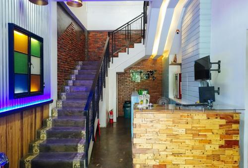 Estancia Roadside Inn by RedDoorz - 로비