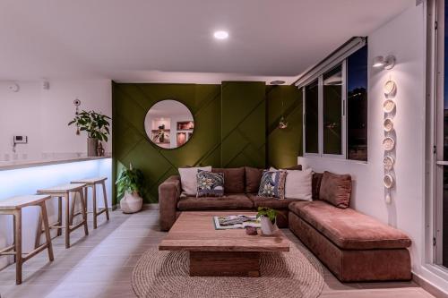Brand NEW 2 bedroom in Manila