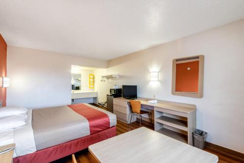 Motel 6-Anniston AL - image 3