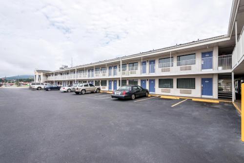 Motel 6-Anniston, AL in Oxford, USA