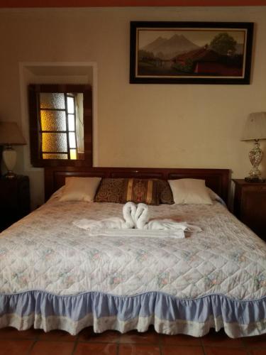 Deluxe Queen Room image 5