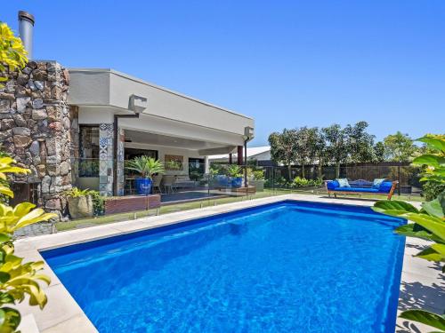 The Doggy Beach House - with Pool in Pottsville in Cudgera Creek