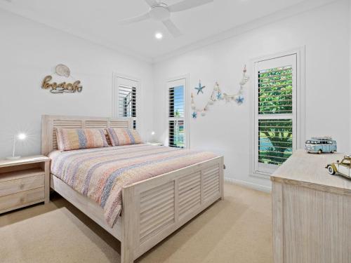 The Doggy Beach House - with Pool in Pottsville in Cudgera Creek