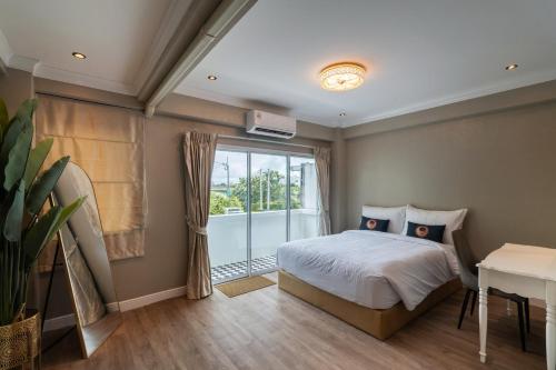 room detail thumbnail 0