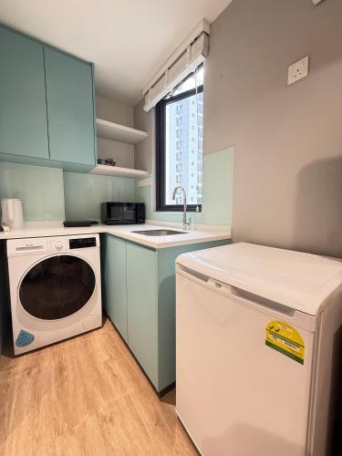 Kitchen, Bloom apart-hotel in Serangoon