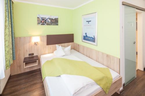 1 twin bed