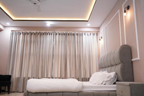 Stay Inn - image 7