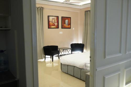 Stay Inn - image 5