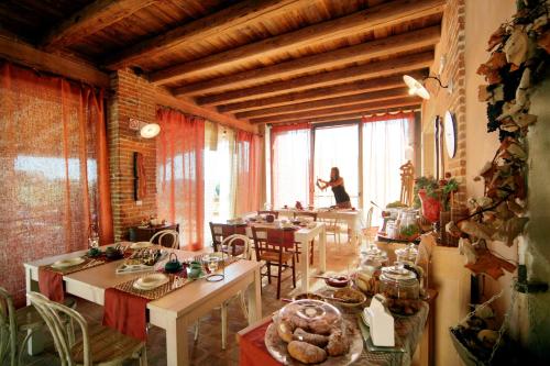 Pub/Lounge, Agriturismo Monte degli Aromi in Villaga