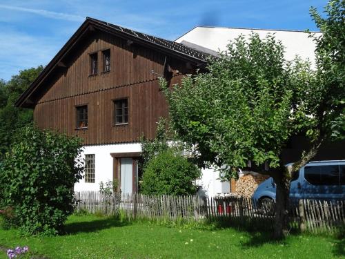 Ferienhaus am Fluss, zentrale Lage