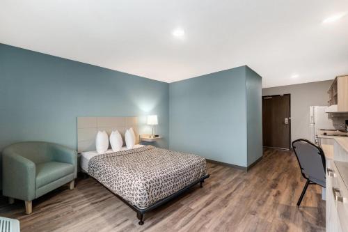 WoodSpring Suites Wilmington Riverfront - image 8
