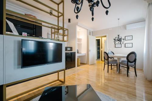 NAR Royalton Deluxe Apartment #63 Free Parking