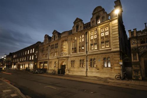 The Hobson Cambridge by Adina