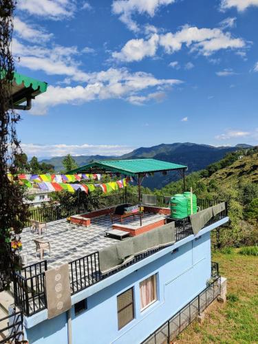 숙소 외관, Bloom Nest Almora Kasar Devi in 알모라