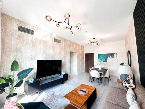Stunning 1 Bed Large Luxury Apt with Pool View Al Barari by Luxaura - main image