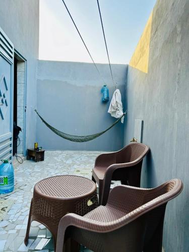 Chambre avec salle de bain privative proche de la plage et de Saly in 姆布爾