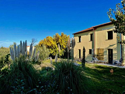 Villa Julieta-casolare di campagna recentemente ristrutturato in Belvedere Ostrense