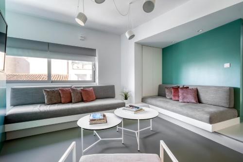 2 bedrooms, 4 beds