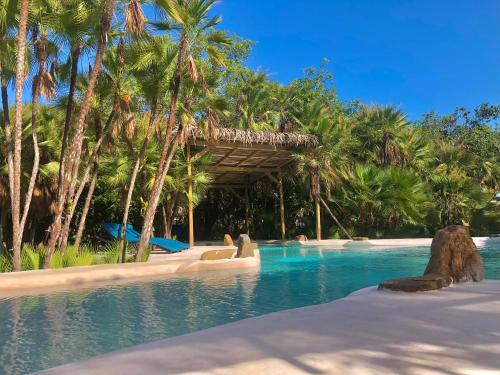 Kin Resort Lodge – khách sạn tại Surfside