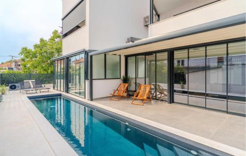 Lovely Apartment In Zadar - Location saisonnière - Smirić