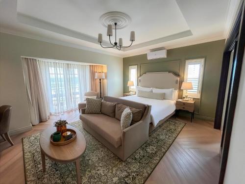 Mount Grace Hotel & Spa Room Type - Deluxe Signature Room