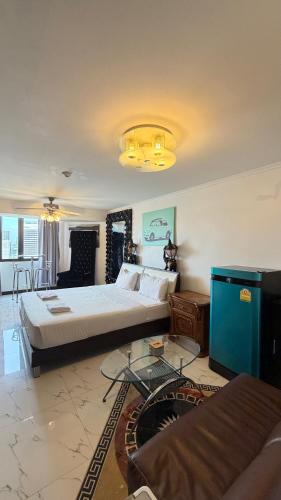 room detail thumbnail 0